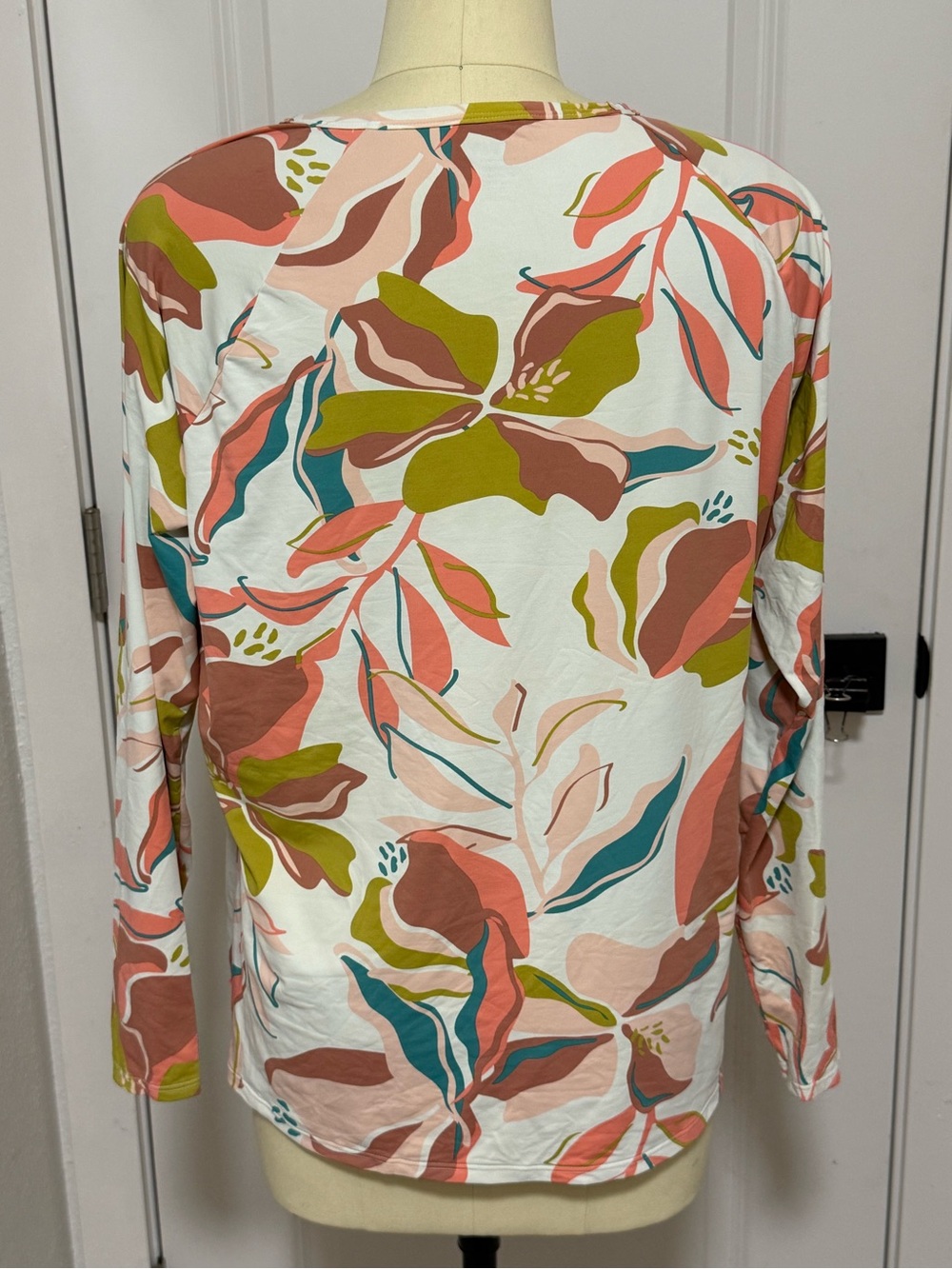 XL Roxy Floral Print UPF 50+ Rashguard - Excellent Condition - Picture 2 of 6